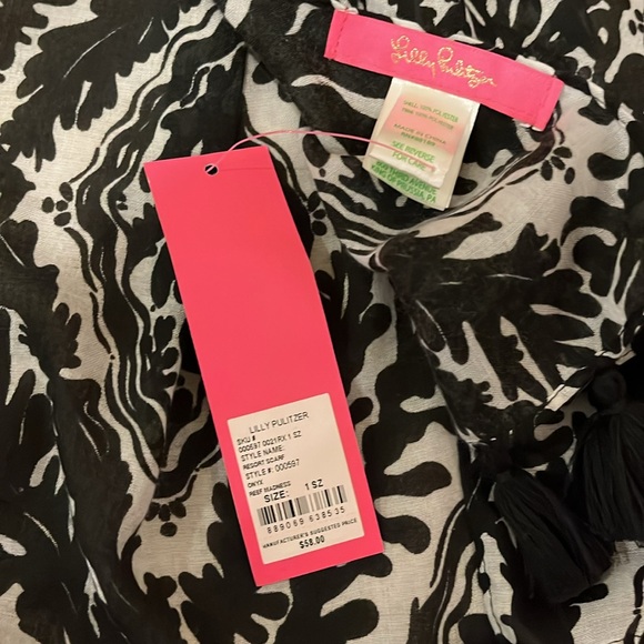 Lily Pulitzer Resort Scarf - Picture 6 of 6